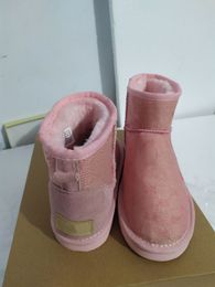 Haute qualité femmes bottes bottes de neige fourrure une chaussures chaussures décontractées hiver mode bottes Rivet garder au chaud femmes enfants taille chaussure