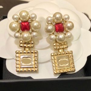 Haute Qualité Femmes Designer Bijoux Marque Lettre Boucles D'oreilles Oreille Stud 925 Argent Plaqué Cuivre Goujons Boucle D'oreille Diamant Perle Élégant Cadeaux De Fête De Mariage