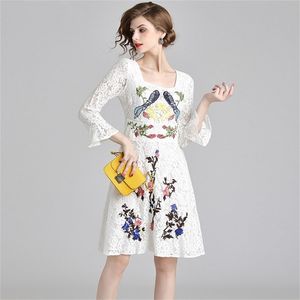 Haute qualité Femmes Floral Brodé Robe en dentelle blanche Robes Casuales Mujer Spring Celebrity Party Sukienki Damskie 210603