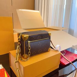 Hoogwaardige dames luxe designer Soft Box Bag, uniek en klassiek ontwerp, klein vierkant, lichtgewicht en veelzijdige, veelzijdige draagtassen 18 cm