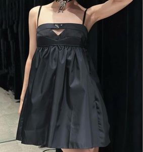 Vestidos sexys sexys de alta calidad vestidos de chaleco slip slip diseñador mini falda de falda club de vestidos de moda casuales vestidos negros