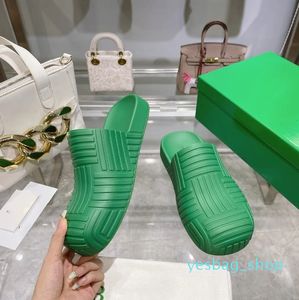 Pantoufles pour femmes de haute qualité Fashion Leisure plage épaisses chaussures semelles vert plate-forme verte sandales sac en cuir tête avec boîte taille 35-41