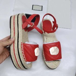 Haute qualité femmes été en caoutchouc fond épais sandales plage toboggan mode éraflures pantoufles chaussures d'intérieur taille EUR 35-42