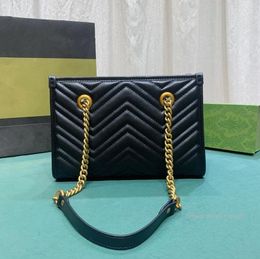 Femmes de haute qualité sac fourre-tout sac à main Femmes de luxe Brand Designer Pourse Girls avec des lettres en métal