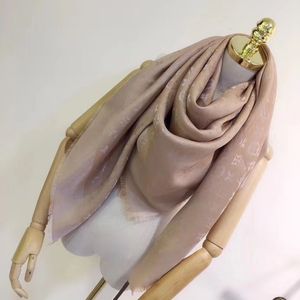 High Qualtiy sjaal klassieke cashmer met zilveren draad jacquard vierkante sjaals voor damesdriehoeksjaal maat 140x140 cm geen doos