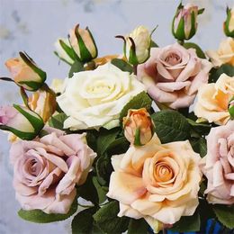 Fleurs de qualité décorative haute réaliste INS ROSES Daily Home Decoration Hotel Artificial Flower Rose Rose Bouquet Mariage Placement