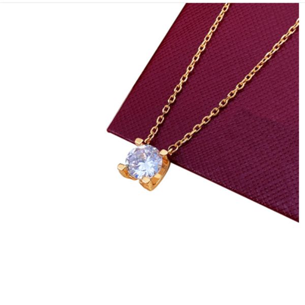 Haut sens mode lumière luxe tête de taureau collier de diamants unique net rouge quatre griffes un diamant pendentif diamant chaîne de clavicule