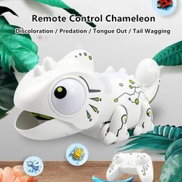 High Simulation Chameleon 2.4G Remote Control RC Robot met licht geluidseffect staart Swing StrENDeerbare Tong Intelligent dier 240508