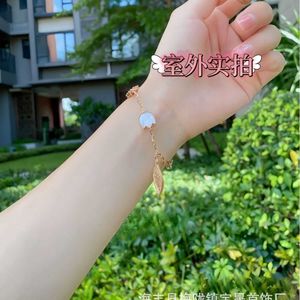 Bracelet haut standard Cadeau de premier choix Gold Clover Flover Ladybug Bracelet femelle Rose Blanc Rouge avec Cleefly commun