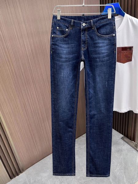 Jeans High Street Slim ajustement et pantalon de patch à trous brouillard jean vintage en diamant complet jeans jeans bleu jean denim printemps