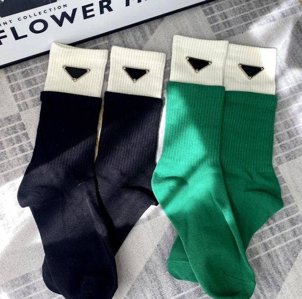 Chaussettes de femmes de la rue 2 couleurs concepteur de personnalité cadeau de Noël cadeau pour filles bas de luxe coton sock8870223