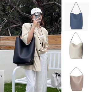 High the Feel Row and Bag Group authentine Capacity Leather Premium One Small épaule Handheld Litchi Pattern Cowhide Commutant Bodet pour les femmes