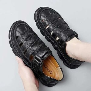 Sandales de qualité épaisse de haute qualité SOME SOPE CUIR COWIDE COWDE PLAQUE Emballage enveloppe mâle Chaussures de marche extérieure Men C 3B9