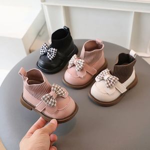 Hoge babymeisjes kintted sokschoenen met pied-de-poule vlinderknoop peuterlaarzen voor kinderen meisjes elegante geboren herfstschoenen G09273 240127