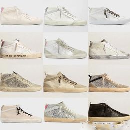 Chaussures de style de style hauts chaussures superstar Chaussures décontractées pour hommes et femmes baskets italiennes classiques blanches vieilles chaussures sales en usine personnalisée.