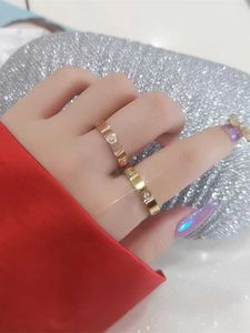 Hoge versie Hong Kong Sieraden 750 Rose Gouden Ring voor Mannelijke en Vrouwelijke Koppels Kleurloos Plated Diamond Set Huwelijksgeschenken WCLJ