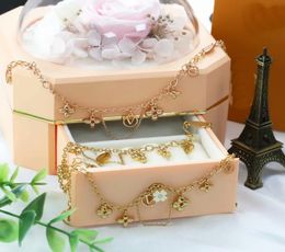 Hoge versie sieraden sets Lady Women Tassels vele V initialen bloem charme bloeiende ketting armband oorbellen sets m64855 m649129132