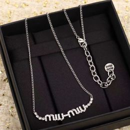 Hoge versie letter MUI zilveren ketting, eenvoudige en veelzijdige temperamentvolle, hoogwaardige ketting voor dames