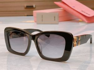 Version haute Miu lunettes de soleil cadre ovale miu07Y lunettes de soleil lunettes rétro personnalisées résistantes aux radiations avec une valeur d'apparence élevée avancée