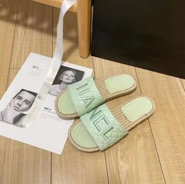 Hoge versie nieuwe vissersschoenen platte slippers dames buitenkleding geborduurde letters casual luie groothandel mainstream schoenen 43665