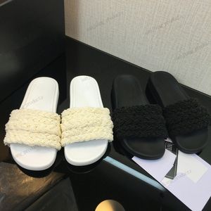 Hoge versie kleine geur pearl slippers vrouwelijk 2024 zomer nieuwe flat buiten slijtage all-match kralen tide sandals merk beroemde ontwerper dames vlecht geweven muilezel glijbaan