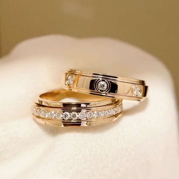 High Version V Golden oncle Family Fortune femelle Gold Rose Seven Small Small Diamonds Full Diamond Rotatable Couple Ring