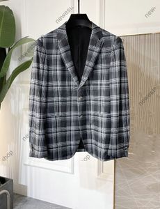 Hoge versie Western Clothing Mens Blazers 24SS Designer Autumn Luxury Outwear Coat Letter Print Patchwork Coats Men Stripe Gedrukt Casual Lightweight Jacket