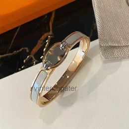 Highend Luxury H Home Brangle Porcine Nez Email Hand pour les femmes Bracelet édition étroite Luxury Luxury Pure Silver Luxur