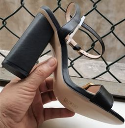 Version supérieure Sangle de cheville Real Leather Bottom Women Chaussures Sandales à talales hautes Femmes Designer Office Tlides Sandalias 10cm 42 Surdimension