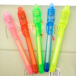 Highlighters 4 stks / partij Creative Magic UV Light White Refill Invisible Inkt Pen Willekeurige kleur voor kinderen schoolbenodigdheden