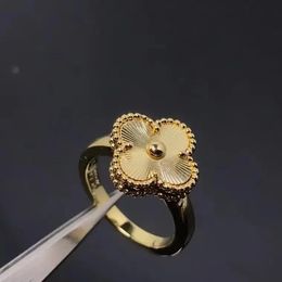 Zeer kwaliteitsringen vierbladige klaverontwerper Cross Wedding Ring Band mode platina vergulde Thaise Sier Gold Jewelry hypoallergene ketens geschenkring