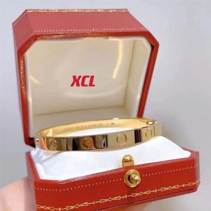 Bracelet de mode de haute qualité en acier inoxydable Bracelets célèbres créateurs de luxe marque bijoux pour femmes Couple vis amour 6m250Z
