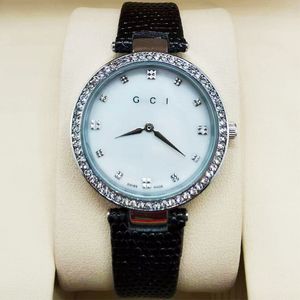 Hight Quality Brand Quartz Watches G Ladies Fashion Designer Small Dial Watch Casual Watch Sobrette en cuir pour femmes