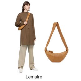 Paquete de cuero genuino de alta calidad Lemaire Croissant Sheepskin Dumpling Bag Designer Baguette Bag Messenger Bag Underarm Bag Chest Pack 230902
