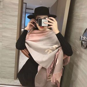 Hijab écharpe Echarpe concepteur hiver Poncho châle cachemire C écharpe pour femmes mode Pashmina enveloppes épais chaud