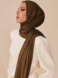Hijabs 80180cm Hijab Jersey Maxi Écharpes Pour Mulim Femmes Voile Mode Grand Islam Foulards Dames Headwrap Foulards D'hiver 230823
