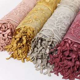 Hijabs herfst winter tie kleurstof moslimhoofddoek pom ball headscarf maleisische dameshoofddoek met kanten borduurwerkhanger 230512