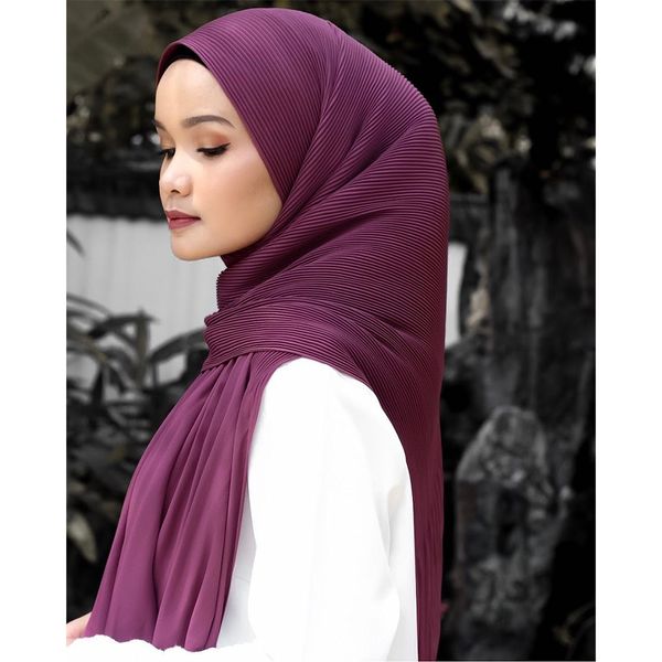 Hijabs Foulard plié Accessoires de mode musulmane Foulard bouclé pour femme Foulard en mousseline de soie Foulard de couleur unie pour femme 230512