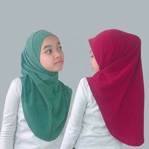 Hijabs pour enfants fille de 5 à 10 ans de haute qualité écharpe musulmane châles doux extensible Malaisie fille enfants Hijabs en gros 240327
