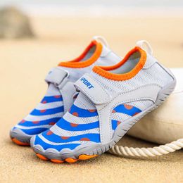 Calzature da escursionismo Scarpe per sport acquatici per bambini Nuoto Soft Traspirante Immersioni a monte Scarpa da acqua Boy Girl Quick-Dry Antiscivolo Seaside Wading Taglia 26-38 HKD230706