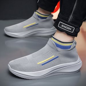 Chaussures de randonnée Hommes baskets de marque marque LanTianCan printemps automne escalade chaussures de randonnée Top qualité sport de plein air baskets de mode article S680 bon