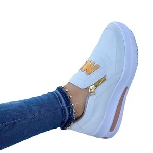 Randonnée femme sneakers Designer pour chaussures Trainers Female Sneakers Mountain grimpant extérieur randonnée Lady Blue Femmes Sport Chaussures Big Taille