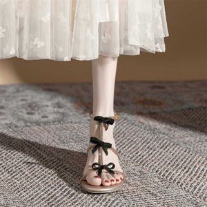 Sandales classiques en strass classiques pour sandale de printemps Sandale Black Blow Fairy Ribbon Roman Creudé Princess Dress Chaussures Femmes 240228