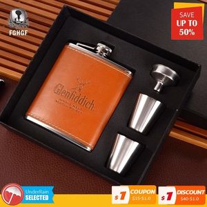 Hip Flasks 4 pièces/ensemble 7 Oz en acier inoxydable en cuir vin hanche fiole bouteille de whisky alcool tasse bouilloire tasses entonnoir tasse pour voyage en plein air cadeau 231207