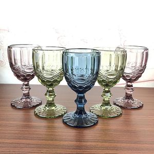 HIP-kolven 100 stks / partij Retro Vintage Relief Rood Wijnbeker Gravure Embossing Glas Huishoudensap Drinken Champagne Goblet Diverse Goblets