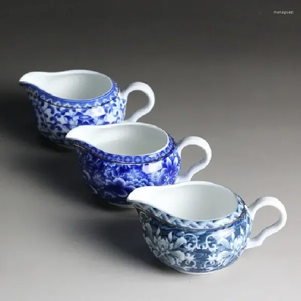 Flasques de la cruche à thé chinois Pitcheur Jingdezhen Blue et Porcelaine Blanc Céramique Céramique Mait Mait Café Latte Pot Vérifier