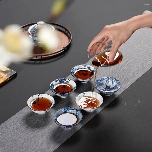 Hip Flasks Service à thé traditionnel chinois fait à la main Tasse en céramique bleu et blanc rétro Glaçure exquise portable