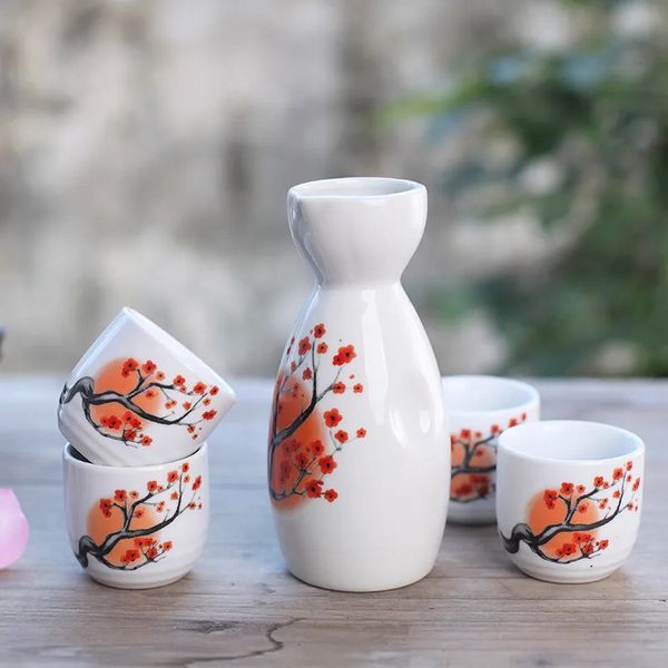 Flasques de hanche ensemble de saké japonais avec quatre tasses peintes à la main en porcelaine de carthame poterie artisanat traditionnel en céramique tasse à vin Pot 230928