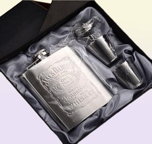 Flacons de hanche en métal Portable Flagon en acier inoxydable cadeaux voyage argent whisky alcool bouteille d'alcool mâle Mini Bottles2527072