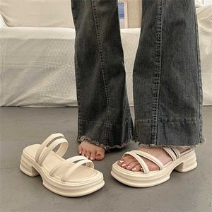 Hip Franse dikke zool mooie sandalen voor dames zomer sandaal vrouwen mode bijpassende rok veelzijdige Romeinse slippers 240228